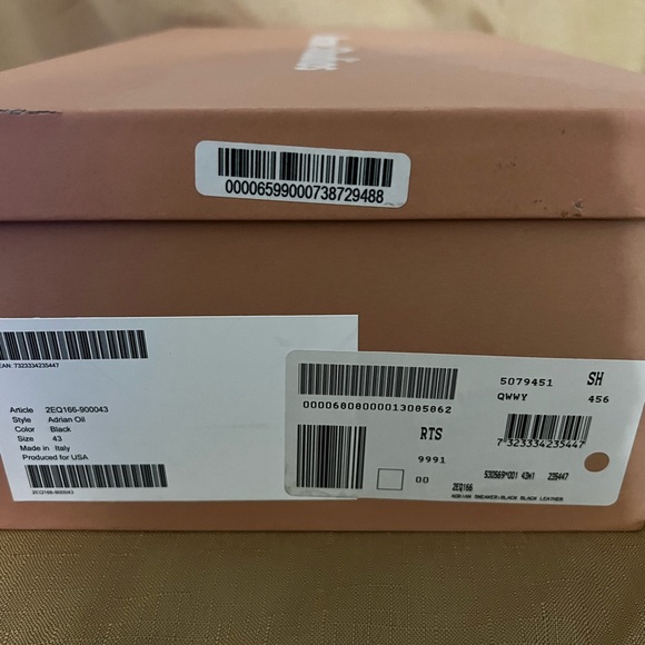 Mens black sneakers size 10 US - Picture 3 of 3